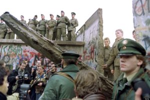 9 novembre 1989 cade il Muro di Berlino